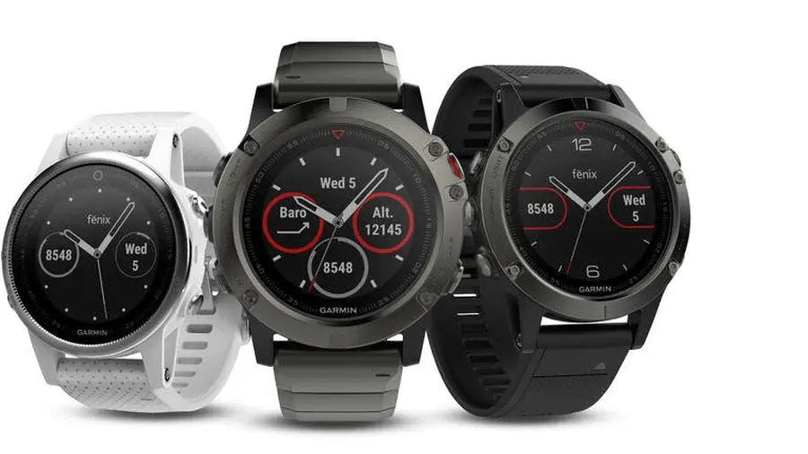 Los tres modelos de la familia Garmin Fénix 5: 5S de 42mm, 5X de 51mm y 5 de 47mm